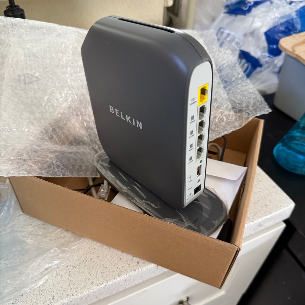 Belkin Play N600 Wireless Router - Picture 3 of 3